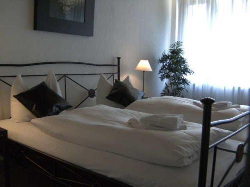 Hotel Am Park - Krefeld - Duesseldorf Willich Room photo